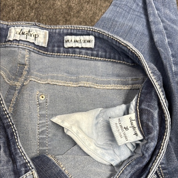 Daytrip Blue Skinny Jeans with Modern Raw Hem - Picture 4 of 6